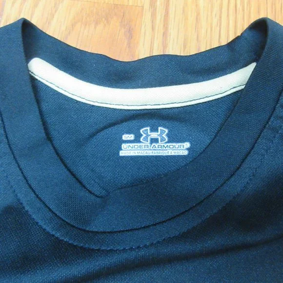 VANDERBILT COMMODORES UNDER ARMOUR T-SHIRT BLACK Sz SMALL, S - Picture 3 of 4